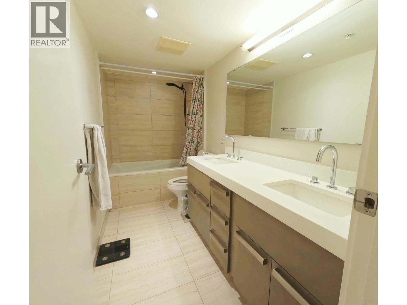 208 5555 Dunbar Street Property Photo 8