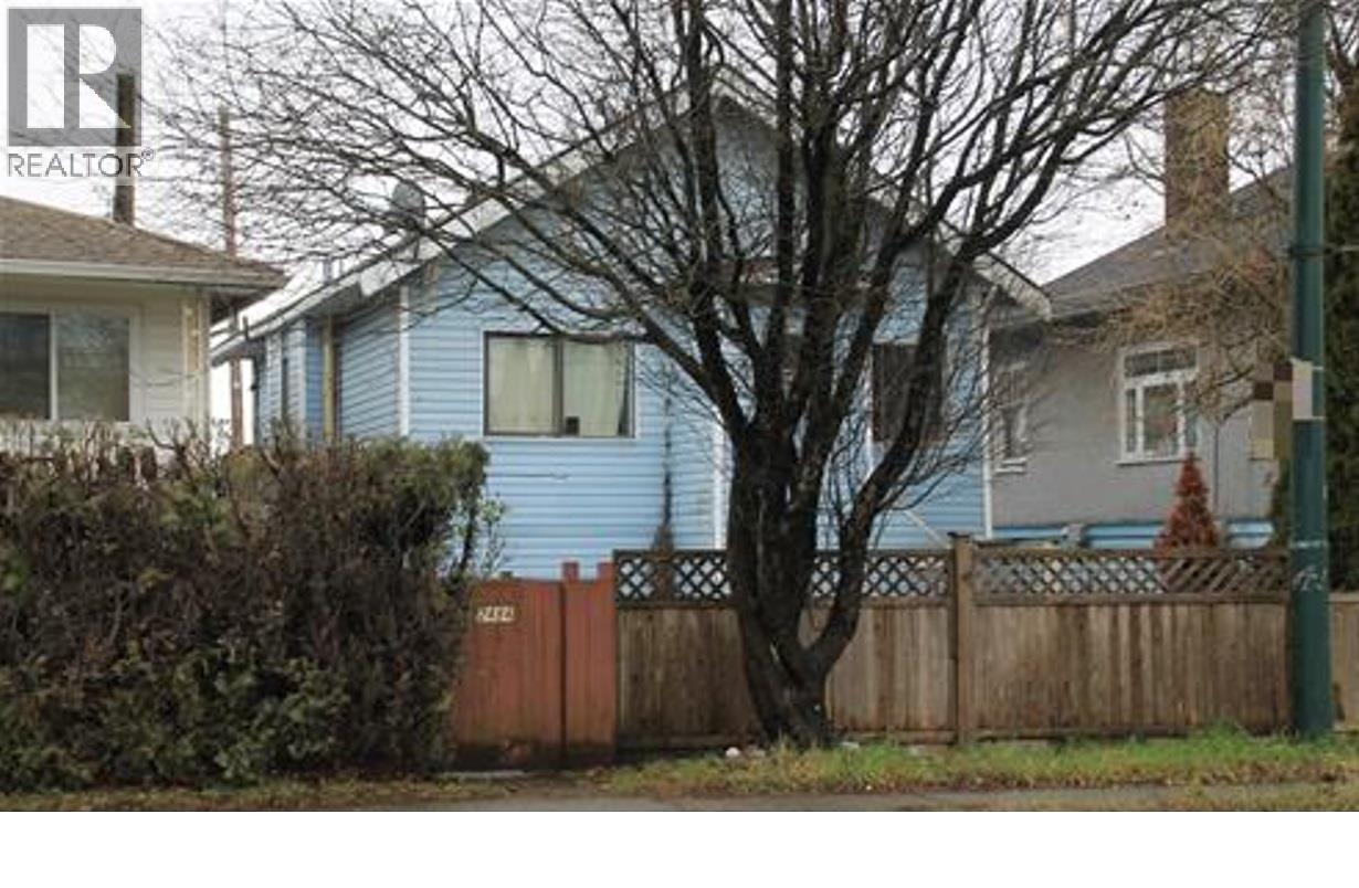 2472 E 41ST AVENUE Property Photo 1
