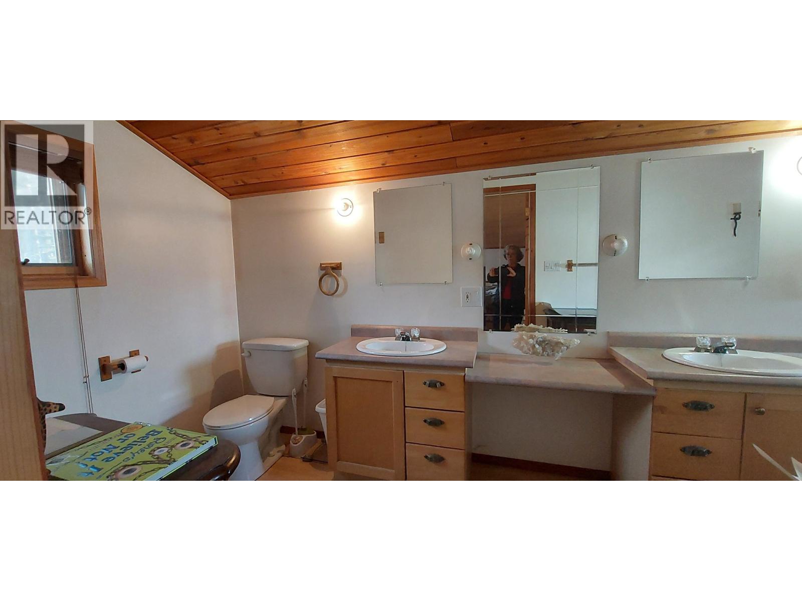 1910 Otter Road Property Photo 17