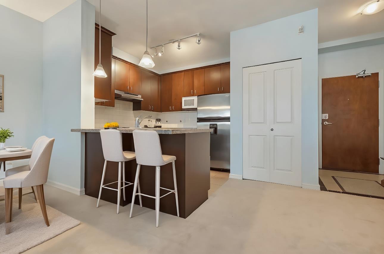 107 1551 Foster Street Property Photo 6