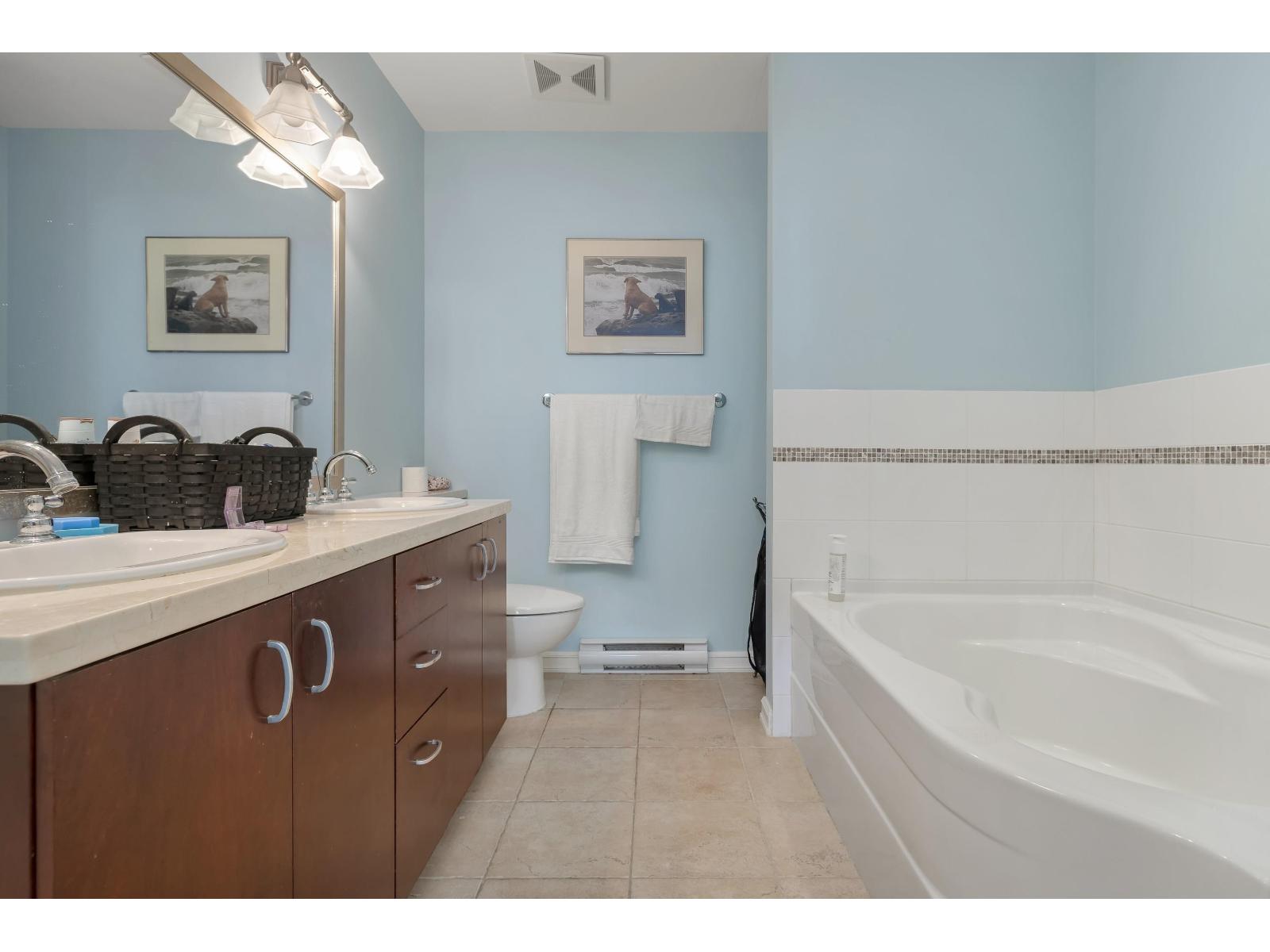 107 1551 Foster Street Property Photo 9