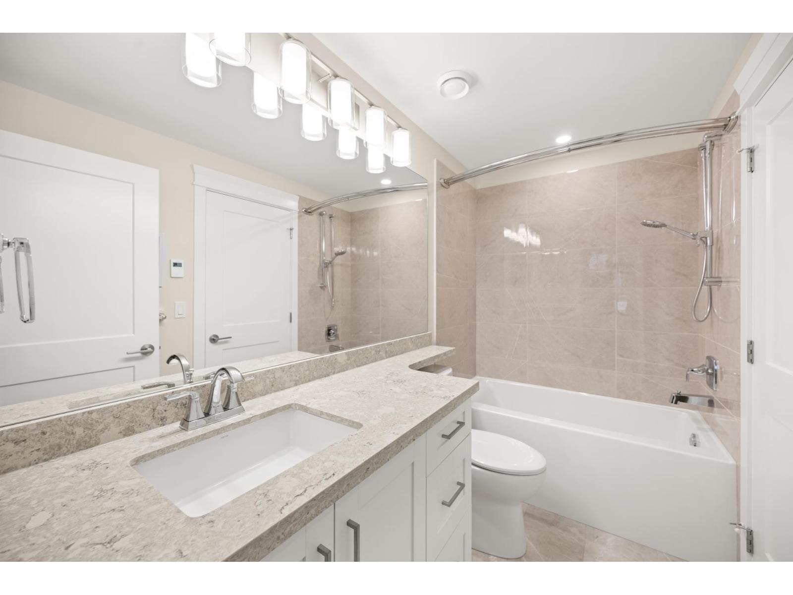 302 11063 Ravine Road Property Photo 6