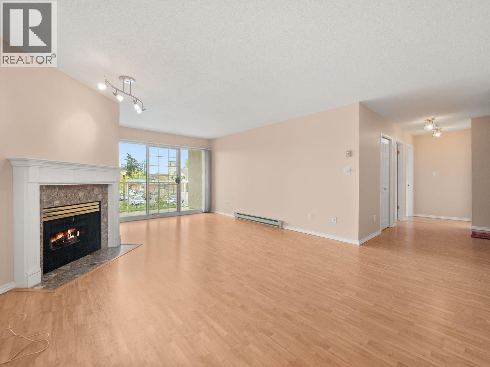 204 1140 55 Street Property Photo 9