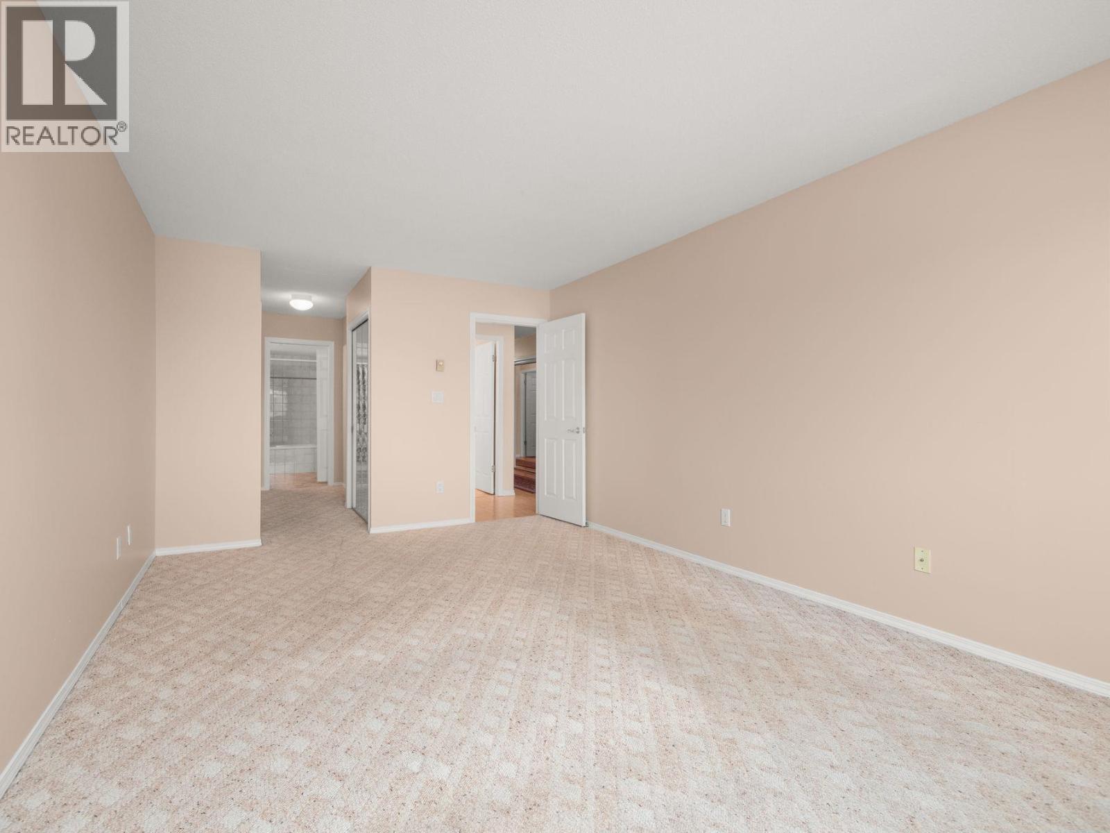 204 1140 55 Street Property Photo 18