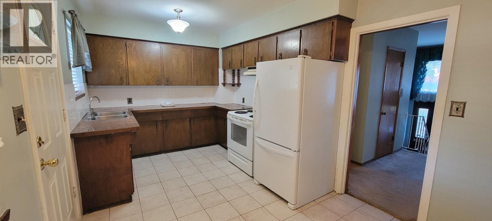 712 Townley Street Property Photo 2