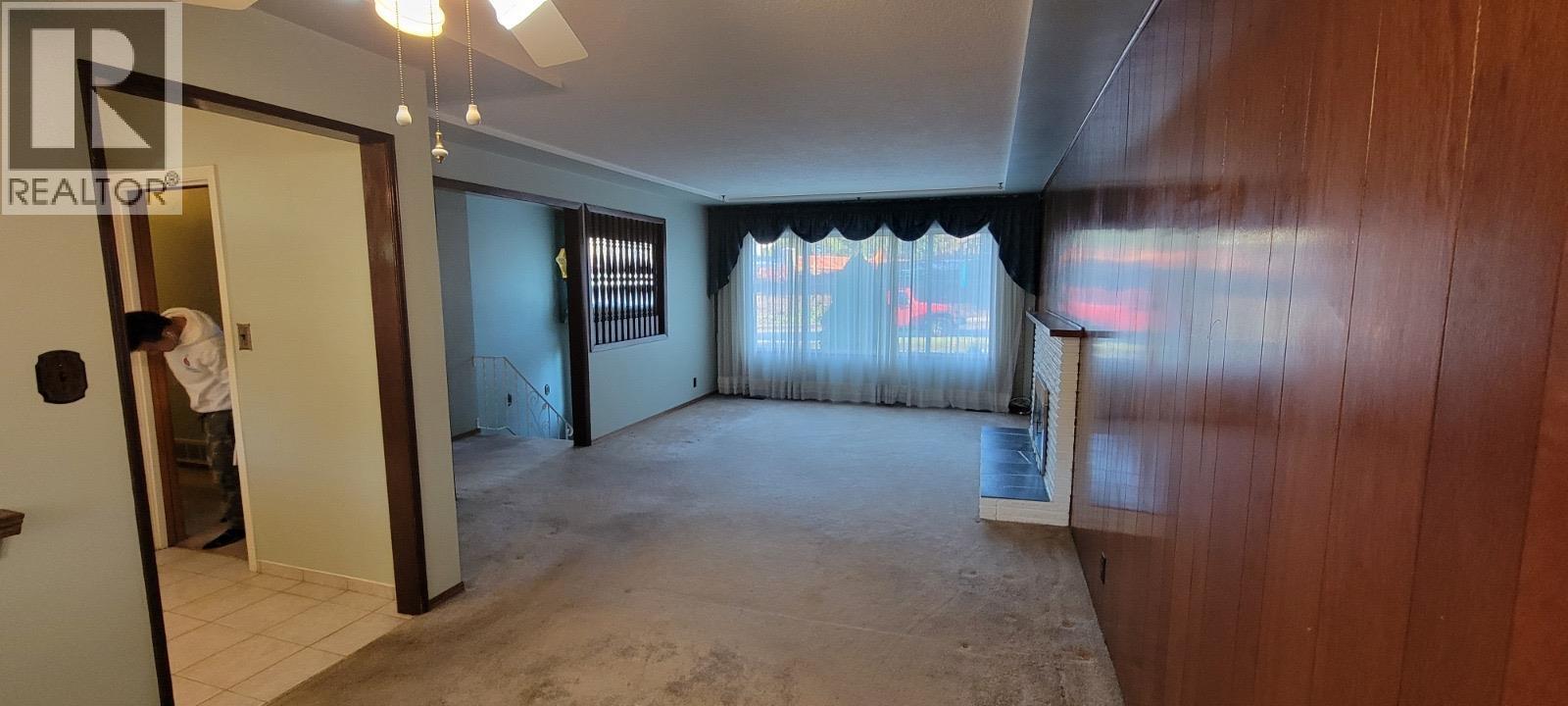 712 Townley Street Property Photo 4