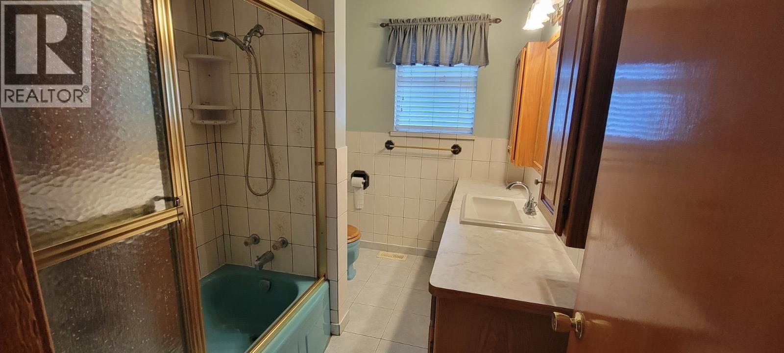 712 Townley Street Property Photo 6