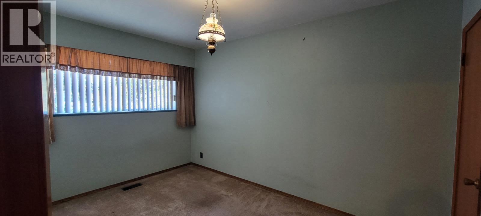 712 Townley Street Property Photo 7
