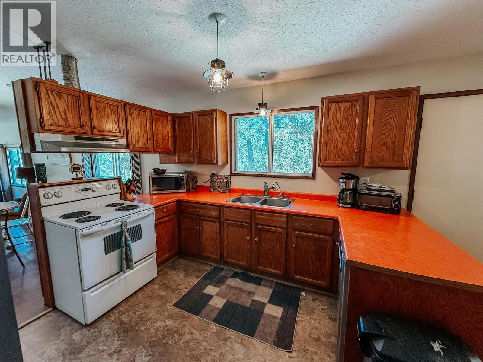 4719 Cariboo Drive Property Photo 20