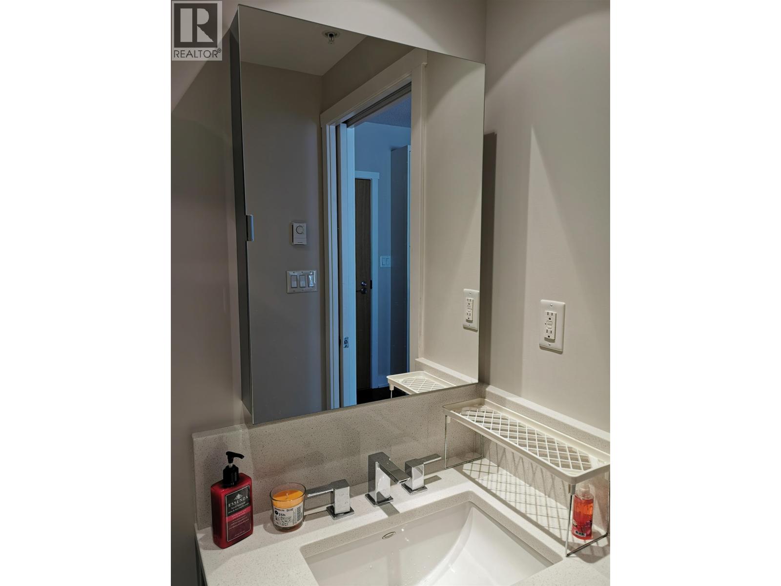 232 1777 W 7th Avenue Property Photo 5