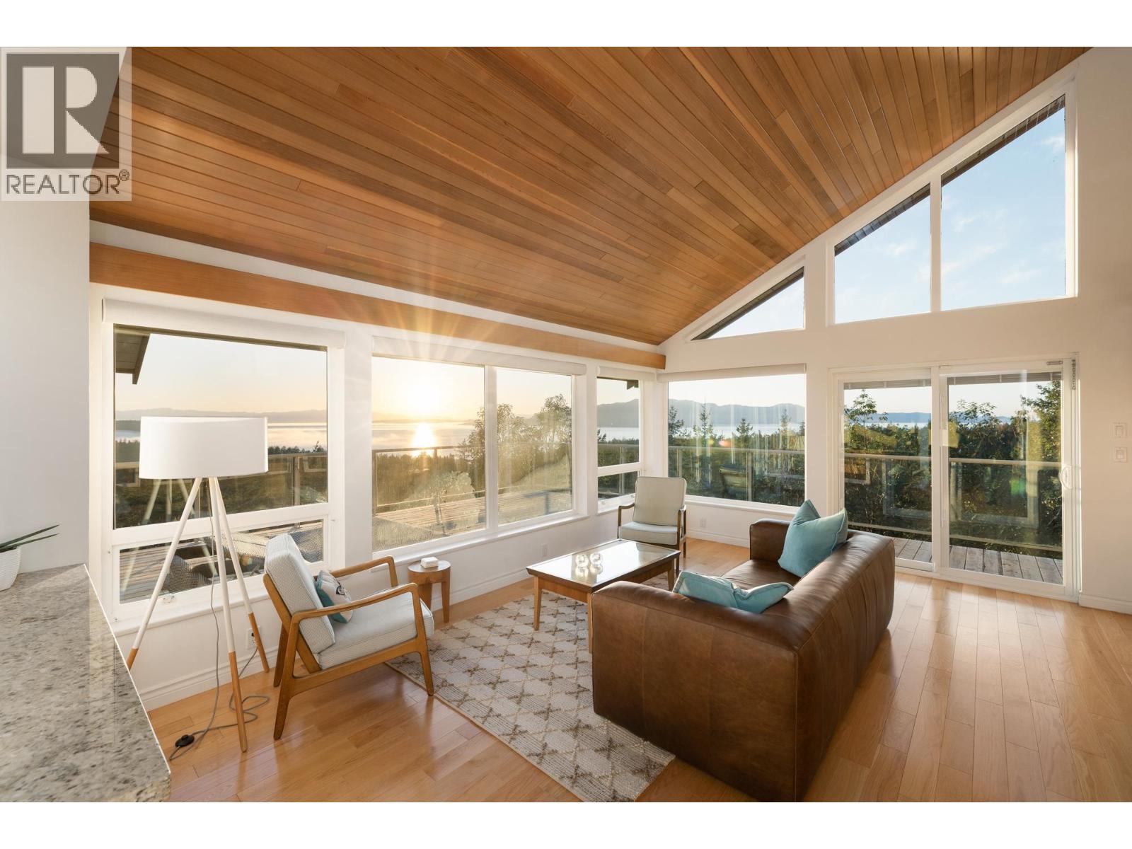 10339 SUNSHINE COAST HIGHWAY