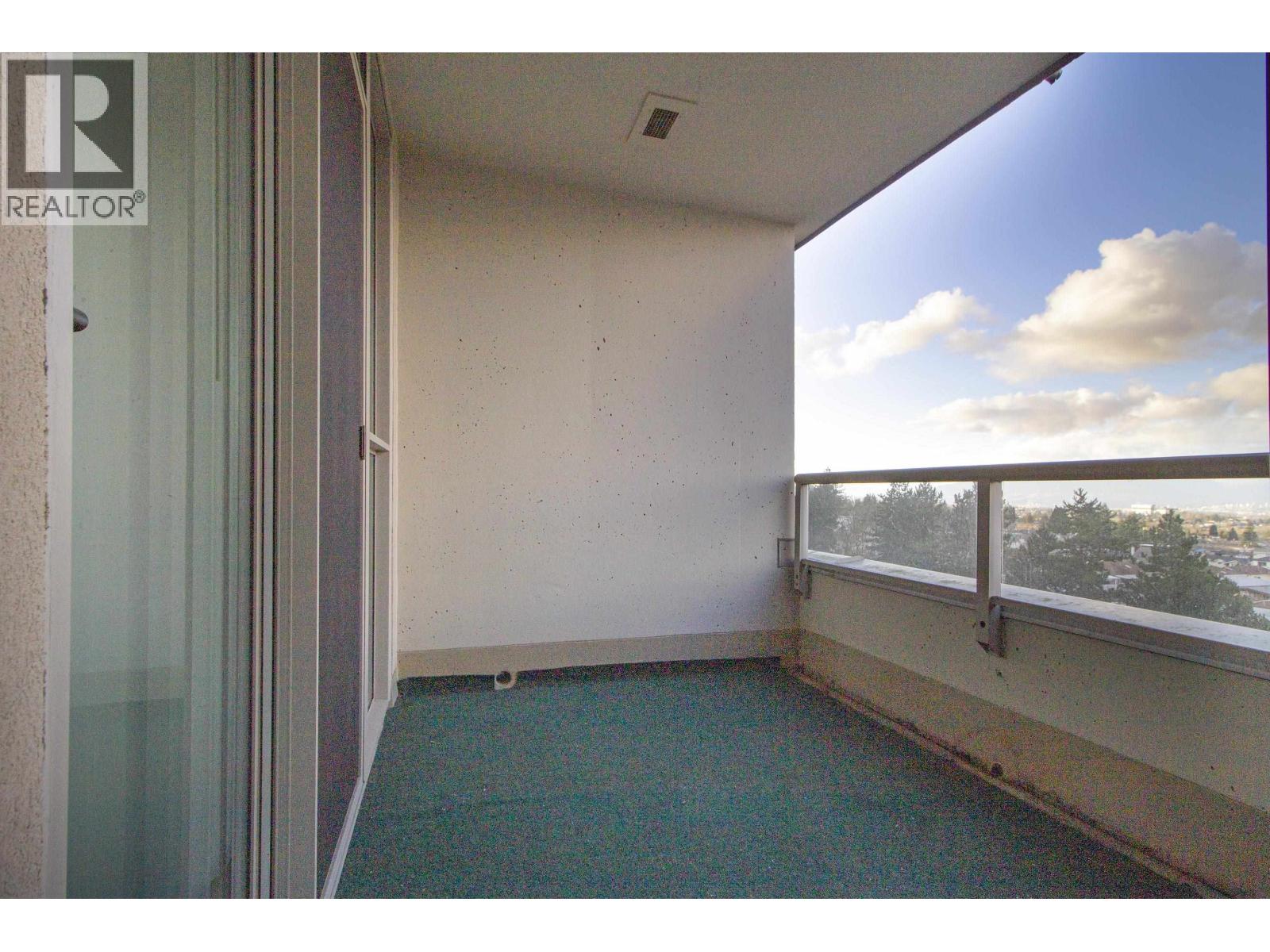 705 6055 Nelson Avenue Property Photo 10