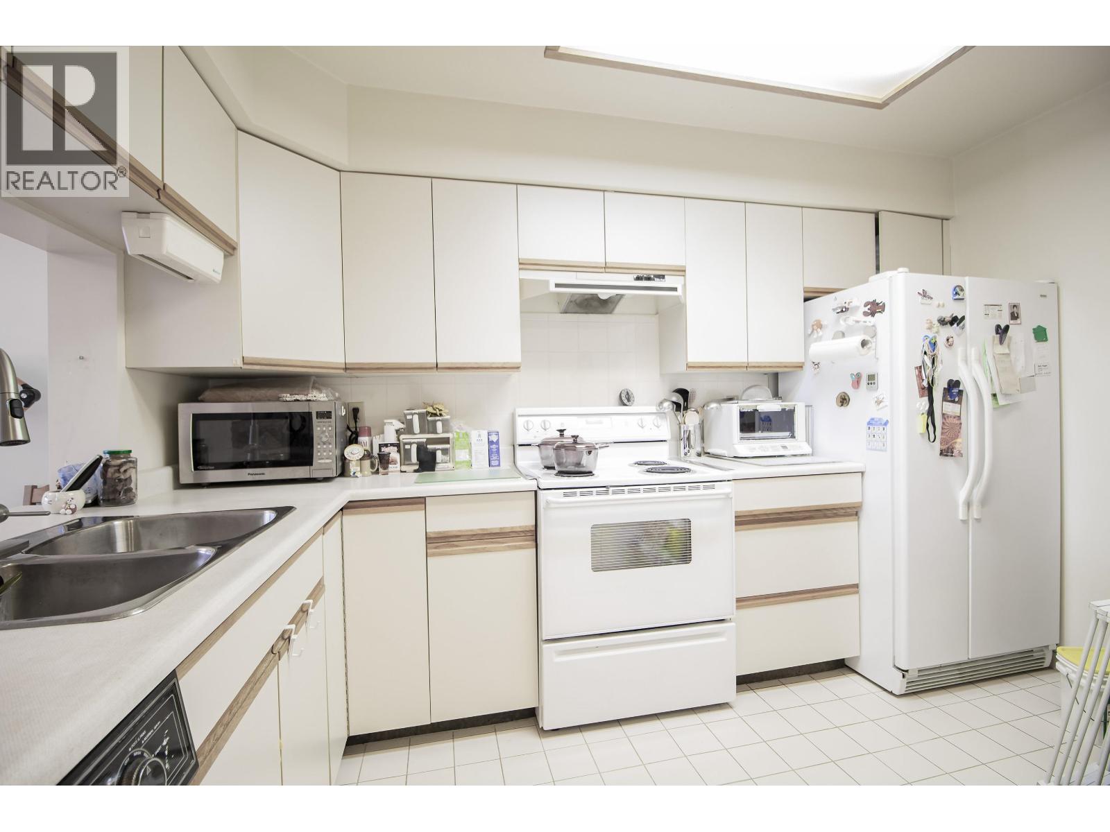 705 6055 Nelson Avenue Property Photo 11