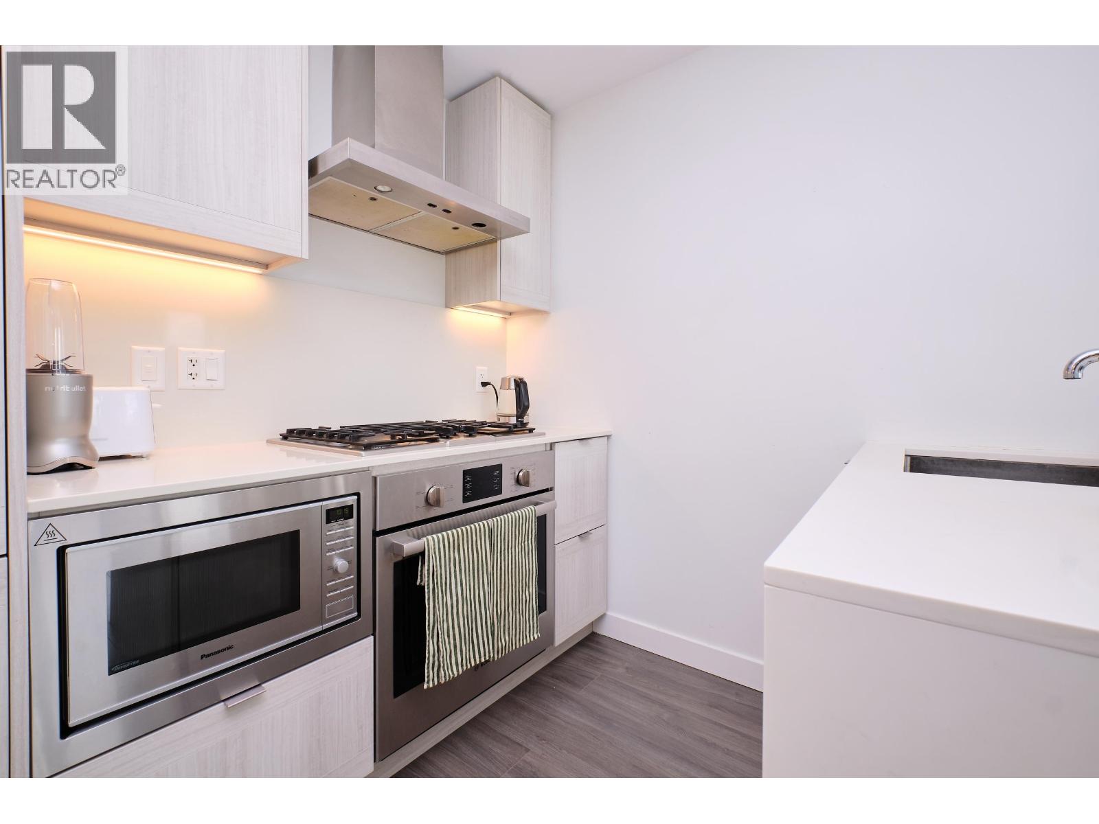 504 2351 Beta Avenue Property Photo 6