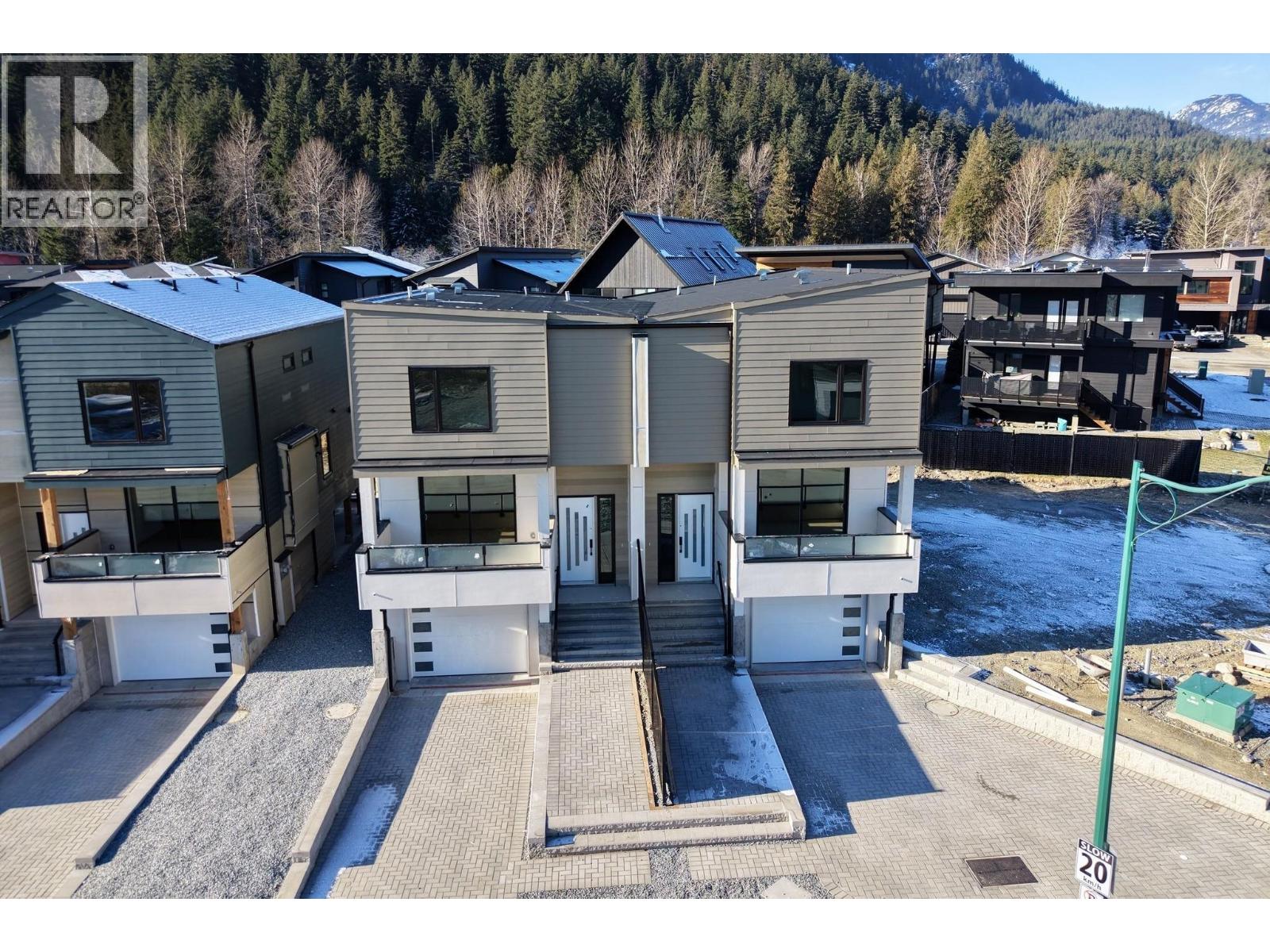 1002 PHARE CRESCENT