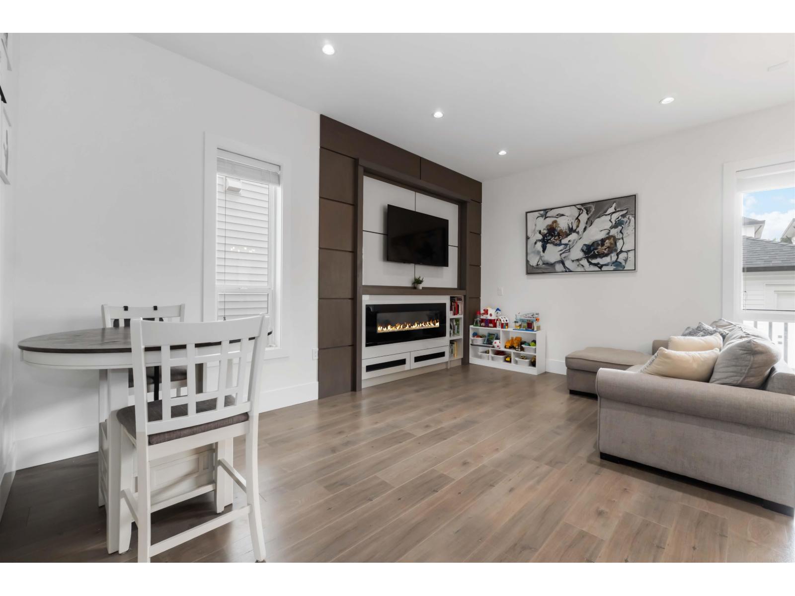 7065 194a Street Property Photo 6
