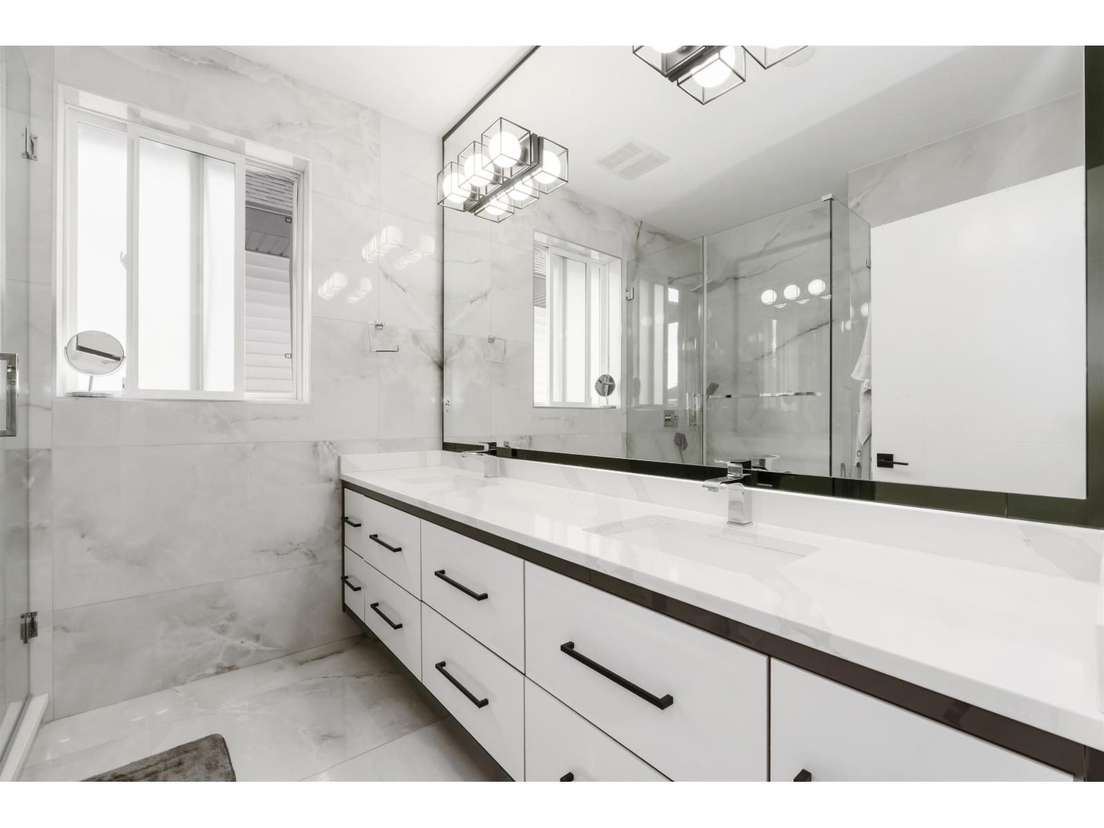 7065 194a Street Property Photo 11