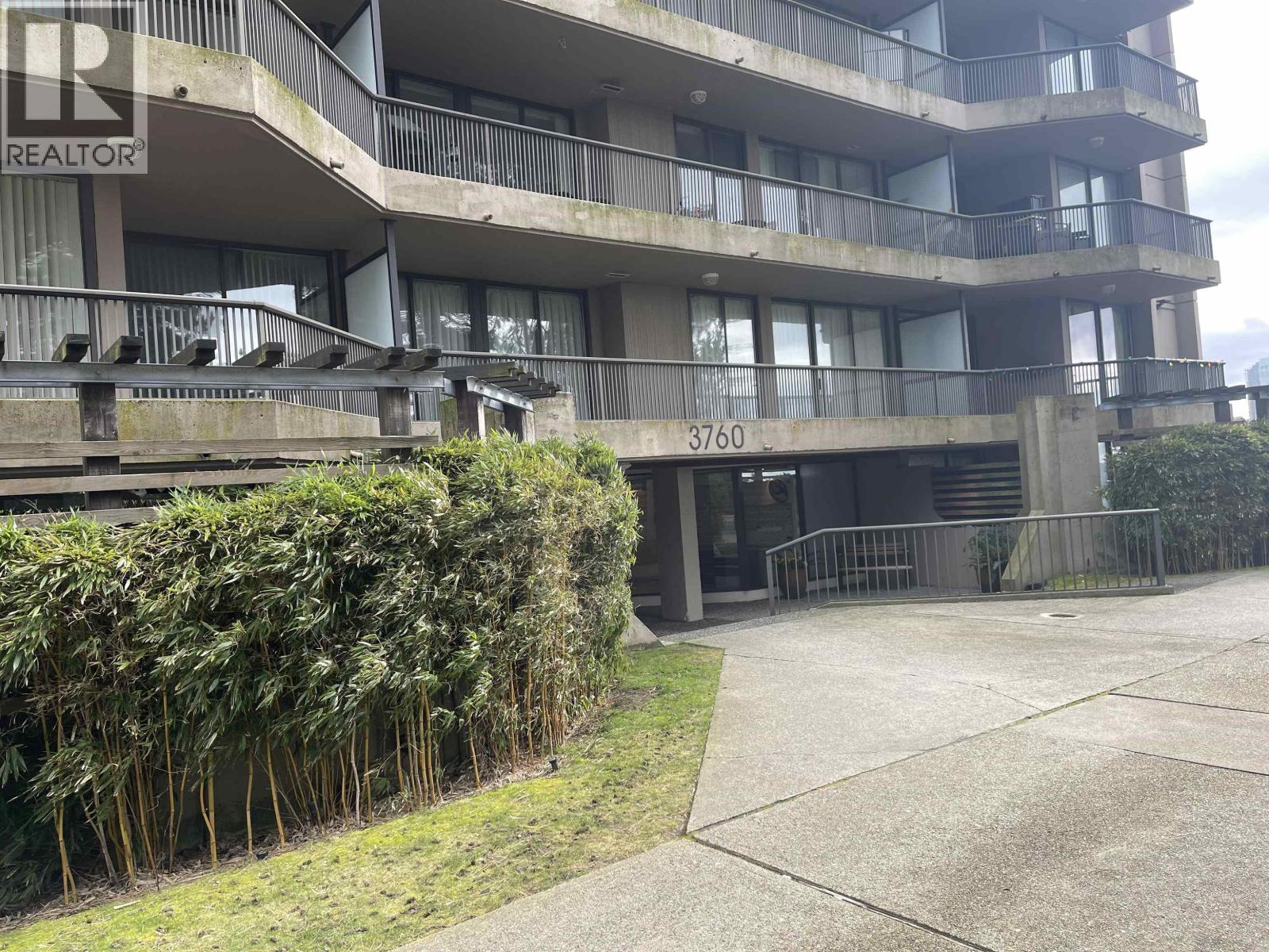 206 3760 Albert Street Property Photo 2