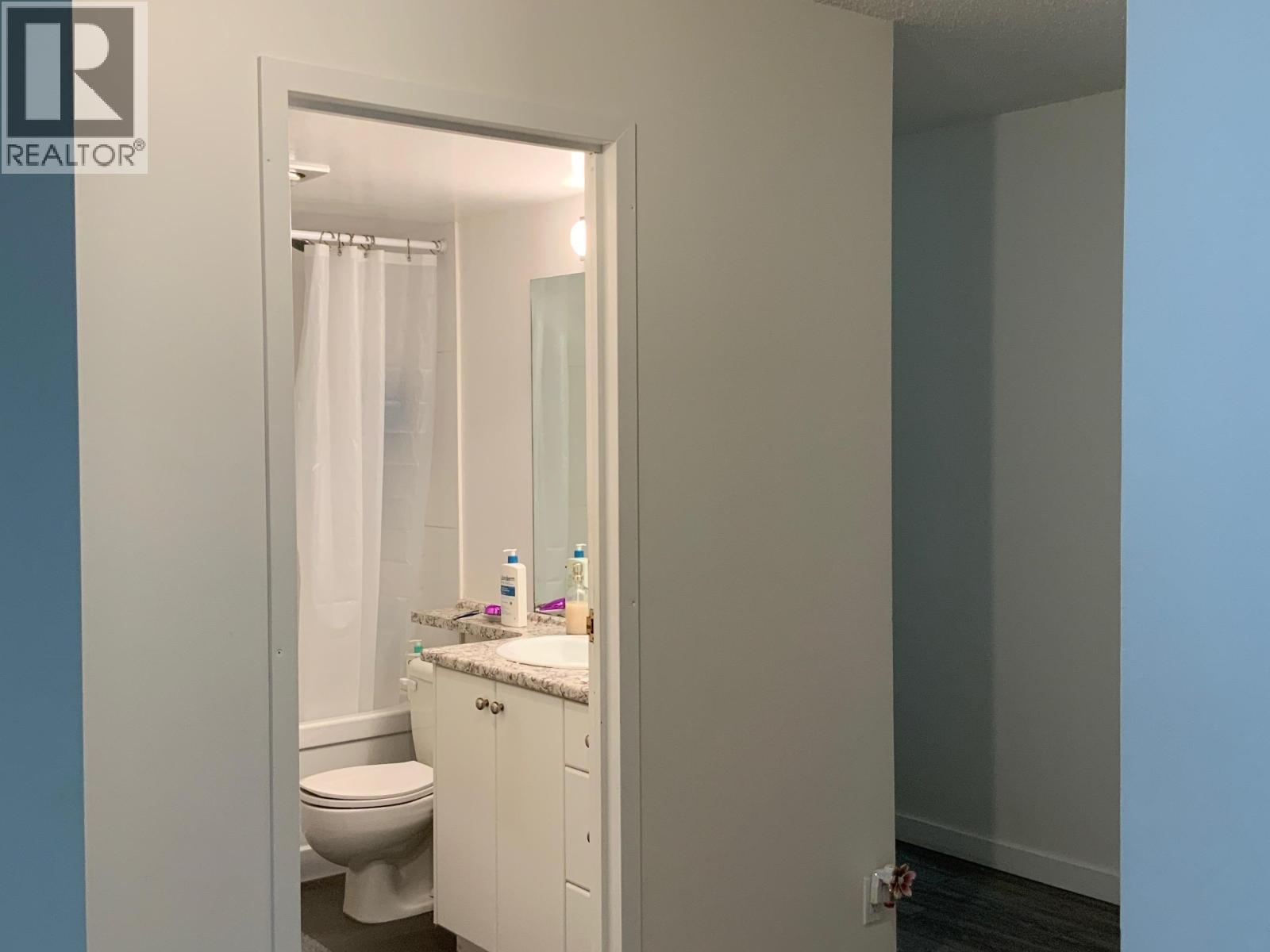 206 3760 Albert Street Property Photo 16