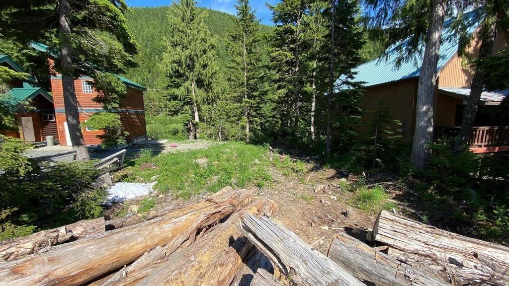 47065 Snowmist Drive Property Photo 4