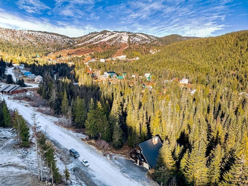47065 Snowmist Drive Property Photo 13