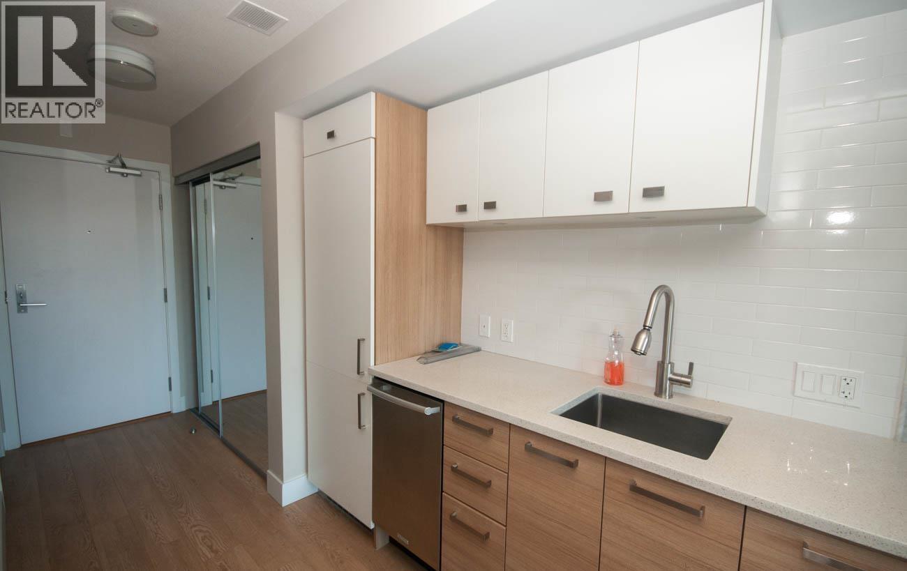 611 1783 Manitoba Street Property Photo 3