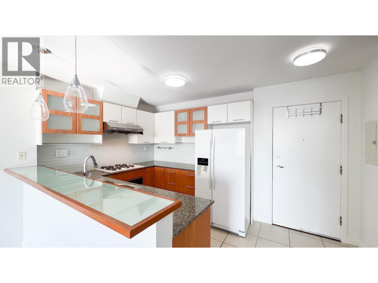 816 7831 Westminster Highway Property Photo 2