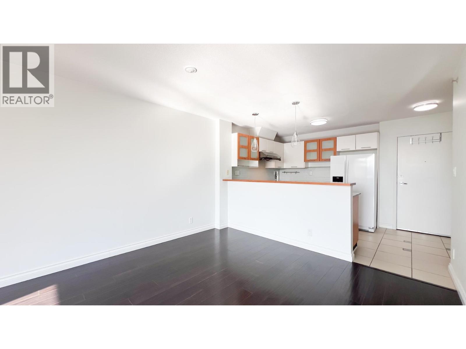 816 7831 Westminster Highway Property Photo 11
