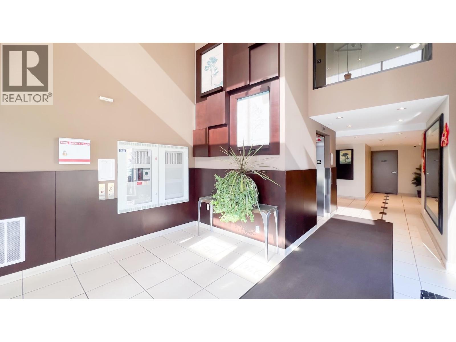 816 7831 Westminster Highway Property Photo 20