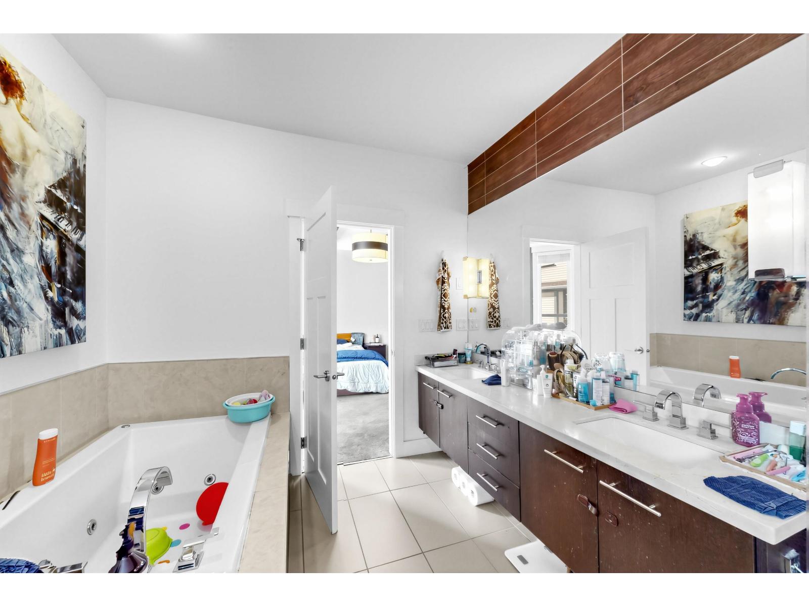 34 15977 26 Avenue Property Photo 13