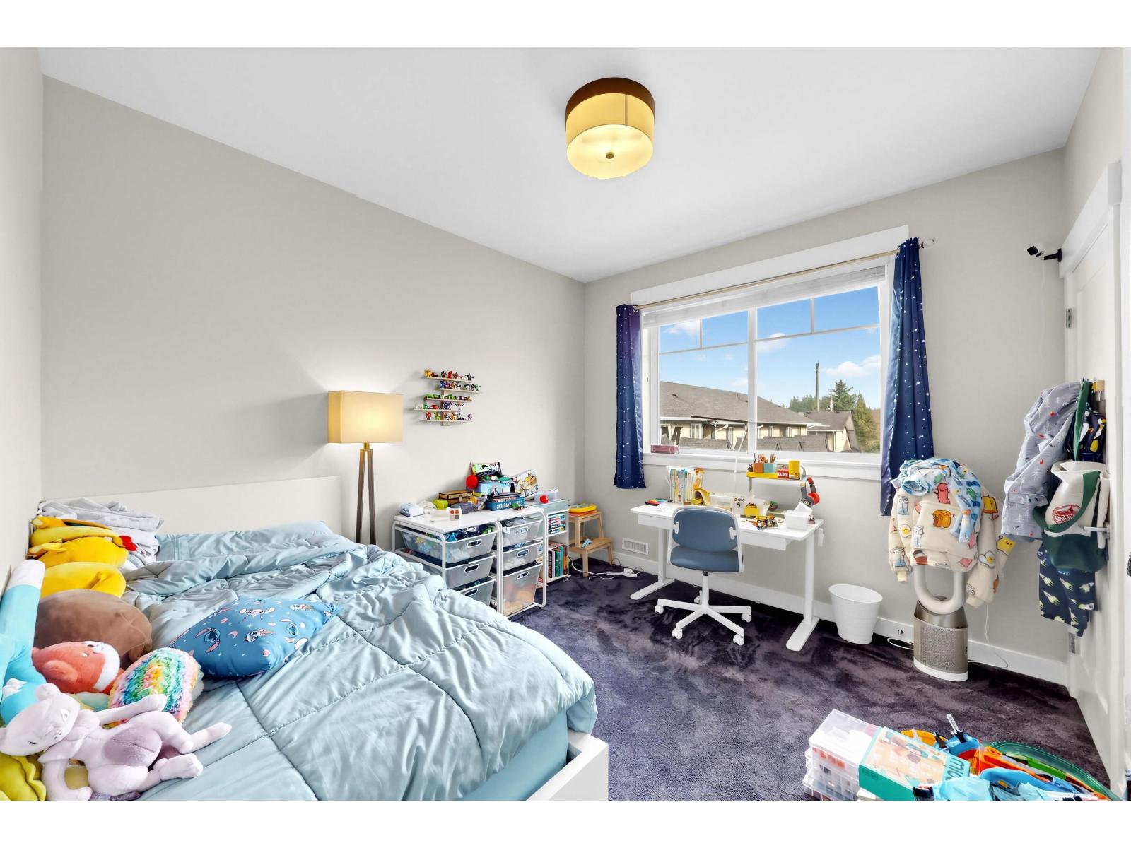 34 15977 26 Avenue Property Photo 16