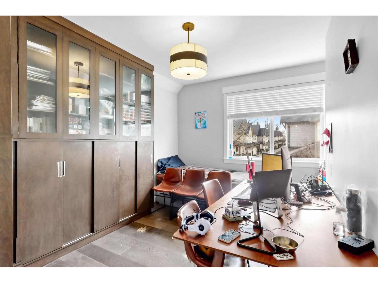 34 15977 26 Avenue Property Photo 20