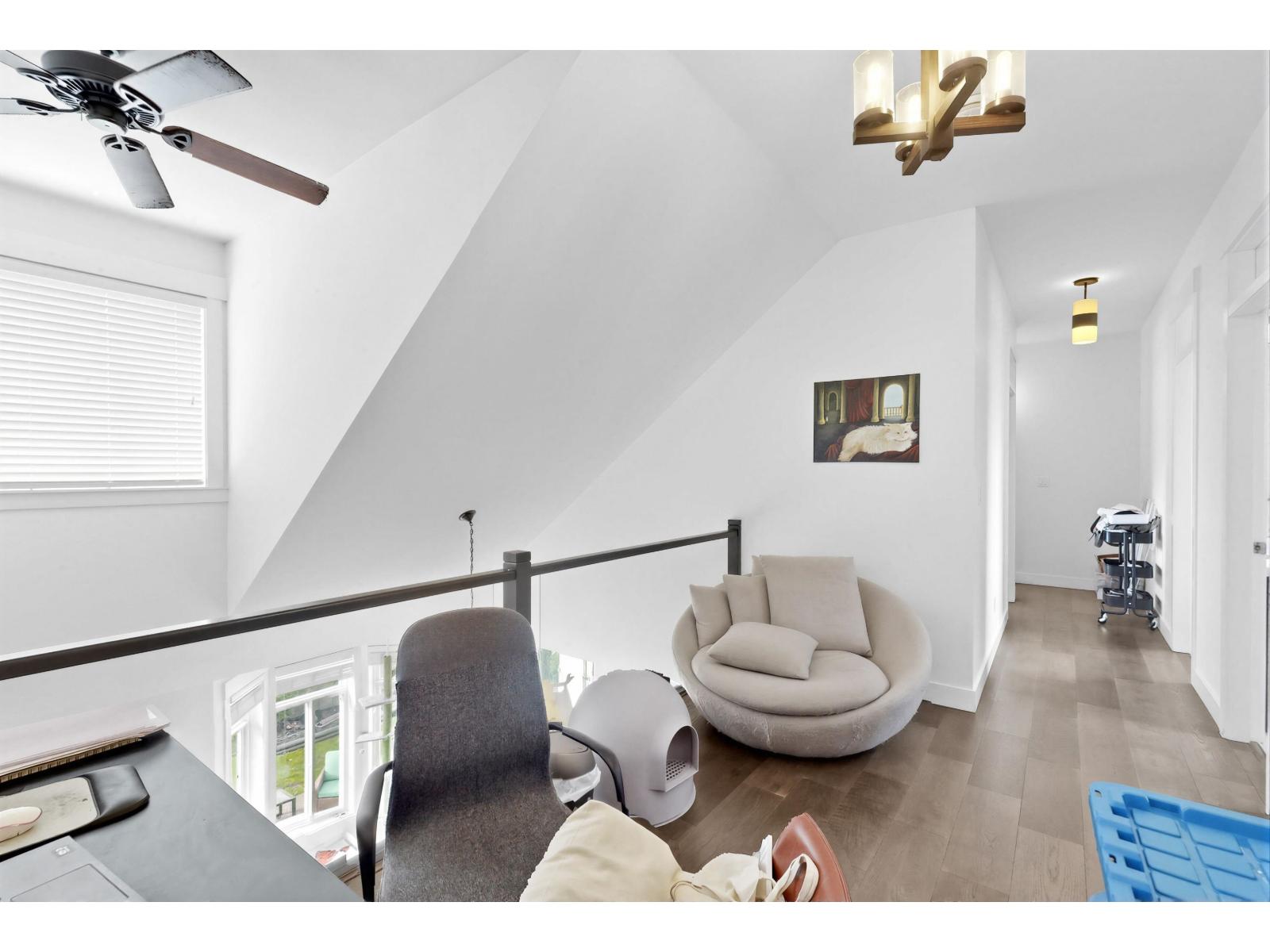 34 15977 26 Avenue Property Photo 23