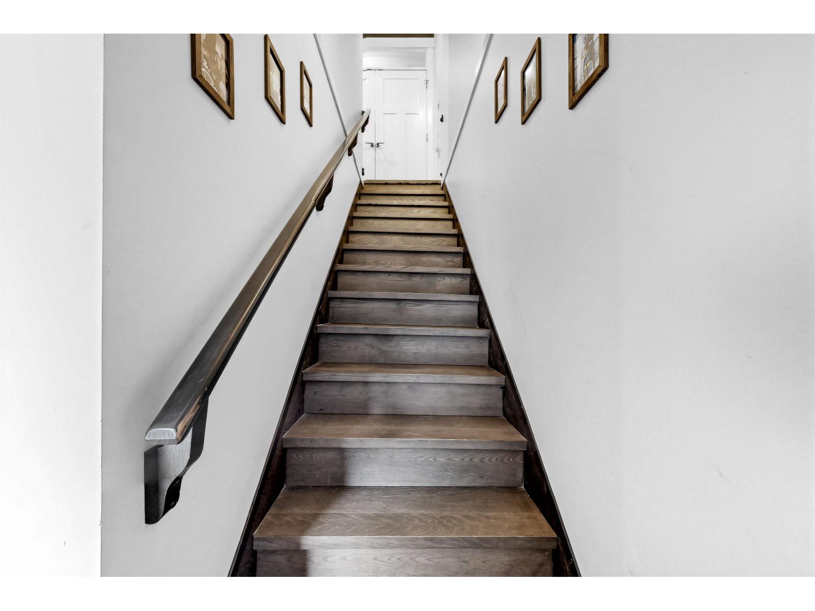 34 15977 26 Avenue Property Photo 24
