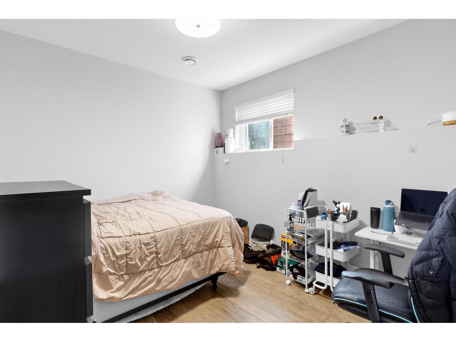 34 15977 26 Avenue Property Photo 25