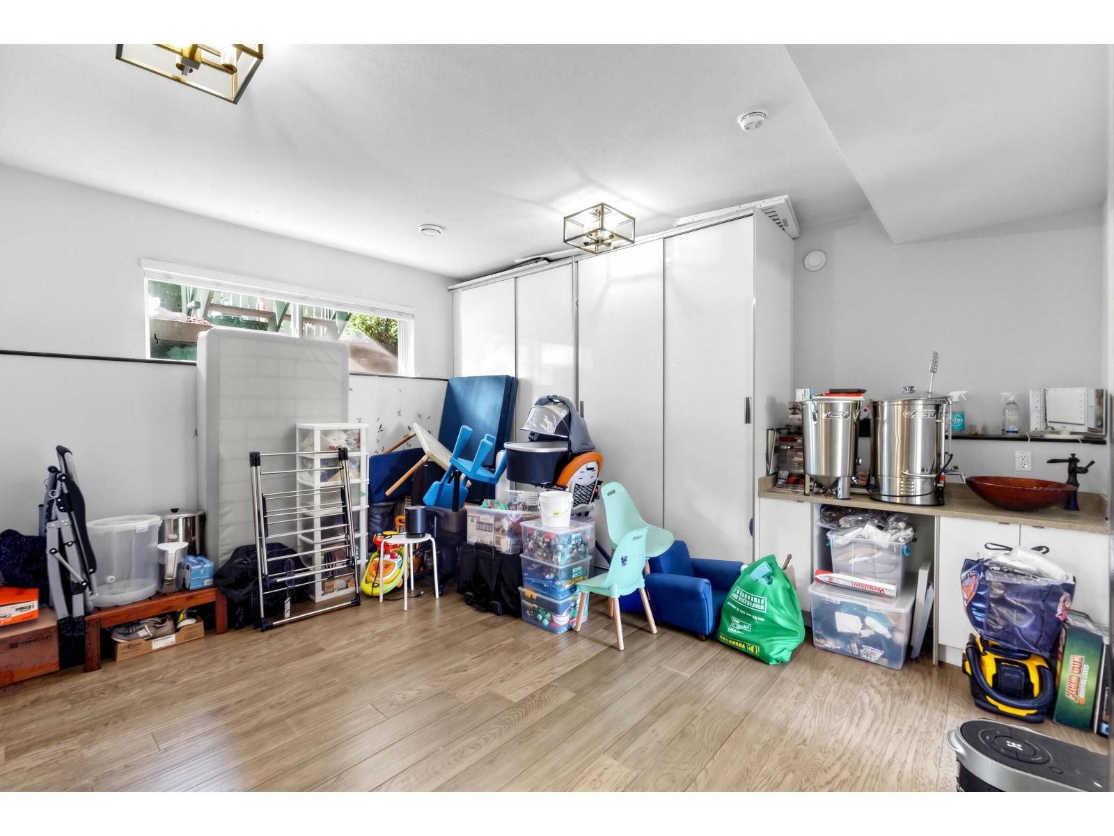 34 15977 26 Avenue Property Photo 27