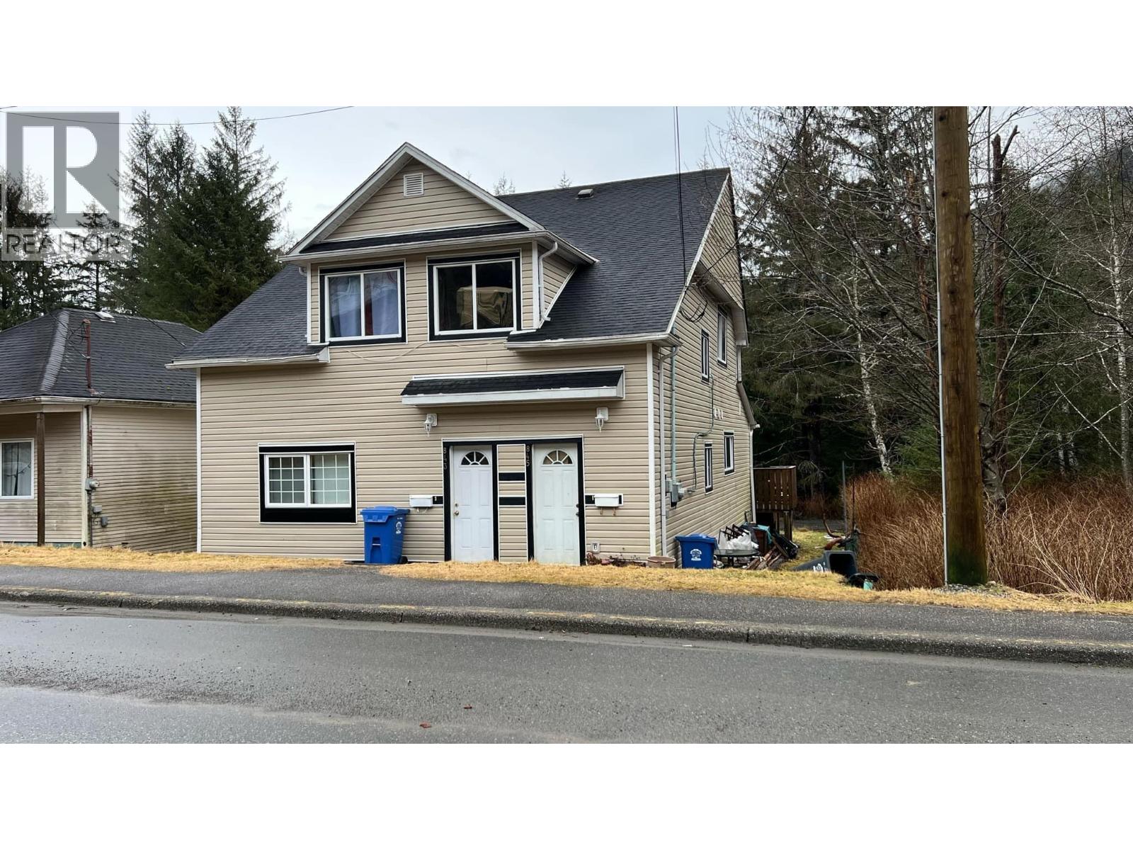 843-845 Comox Avenue Property Photo 2