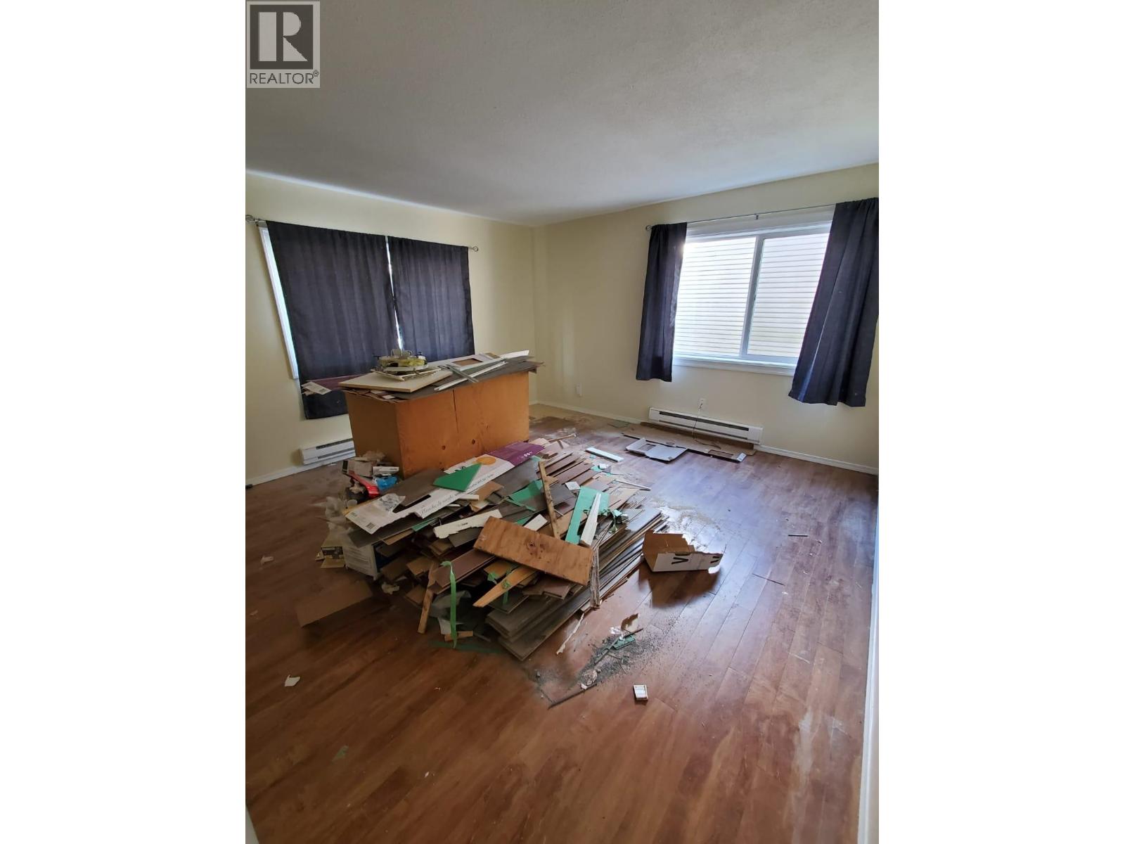 843-845 Comox Avenue Property Photo 8