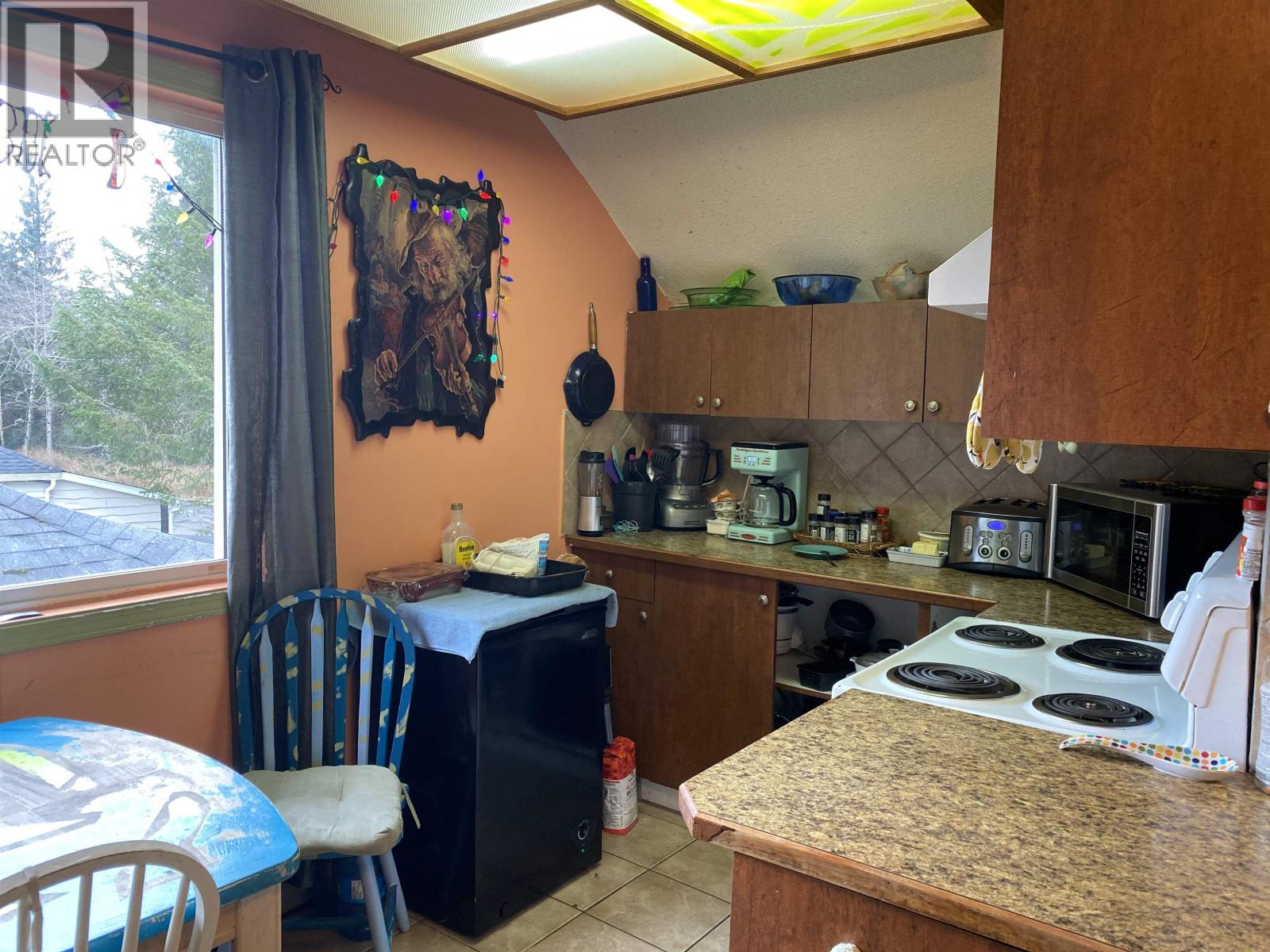 843-845 Comox Avenue Property Photo 17