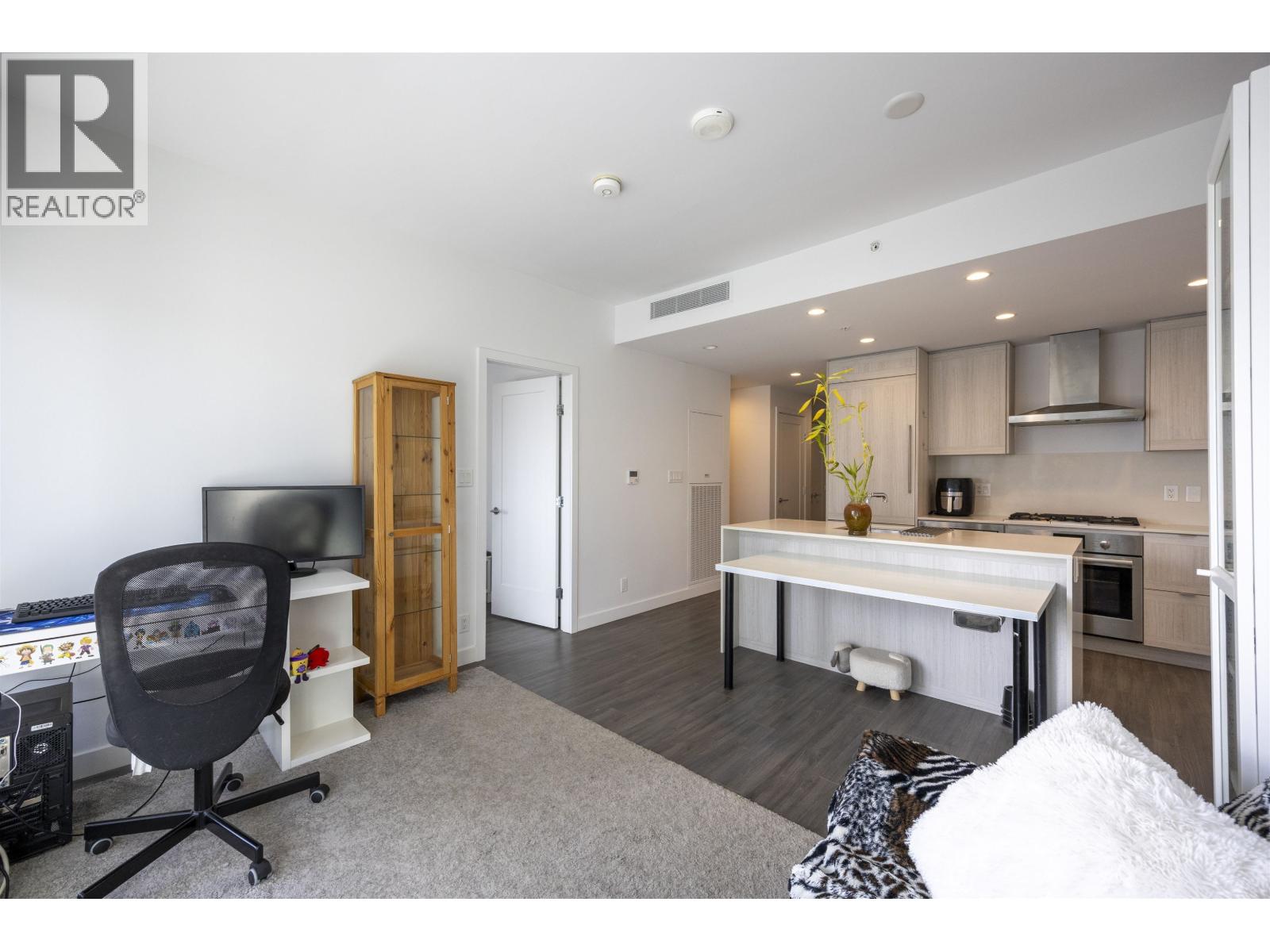 1505 2311 Beta Avenue Property Photo 4