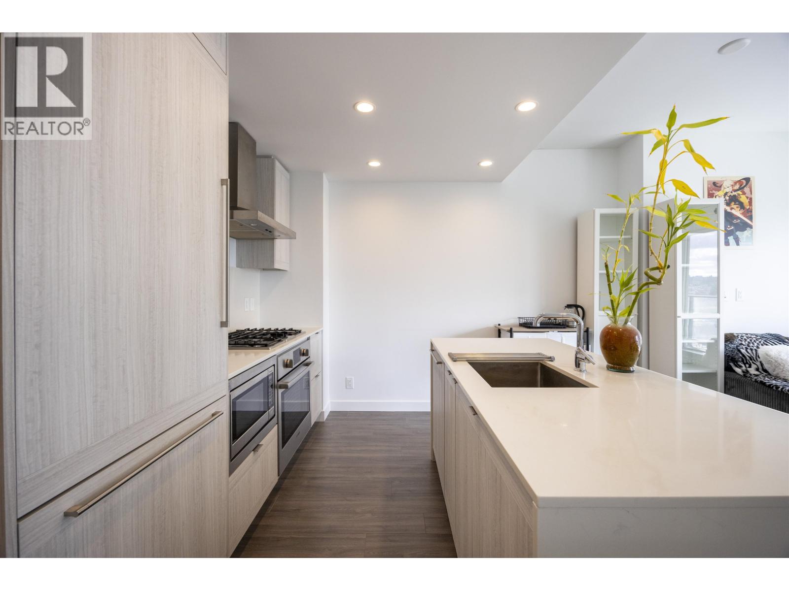 1505 2311 Beta Avenue Property Photo 9
