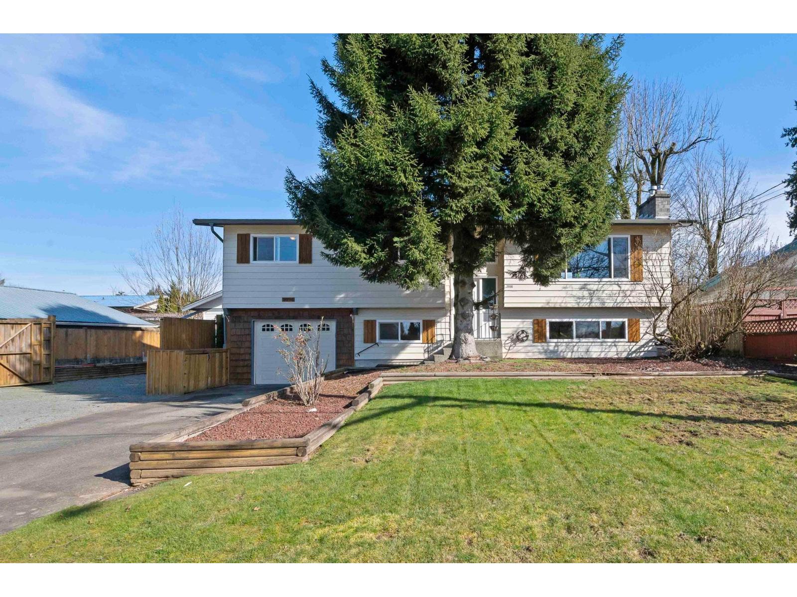 2096 MARTENS STREET Property Photo 1