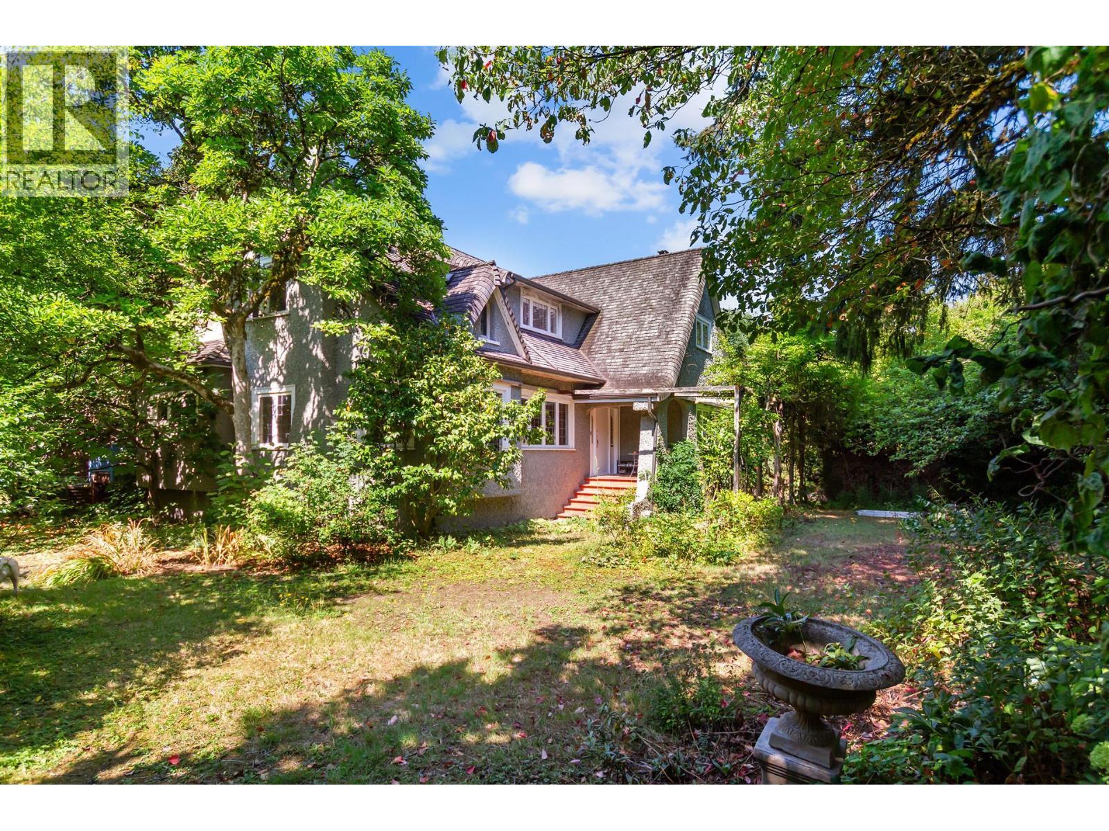 3737 PINE CRESCENT