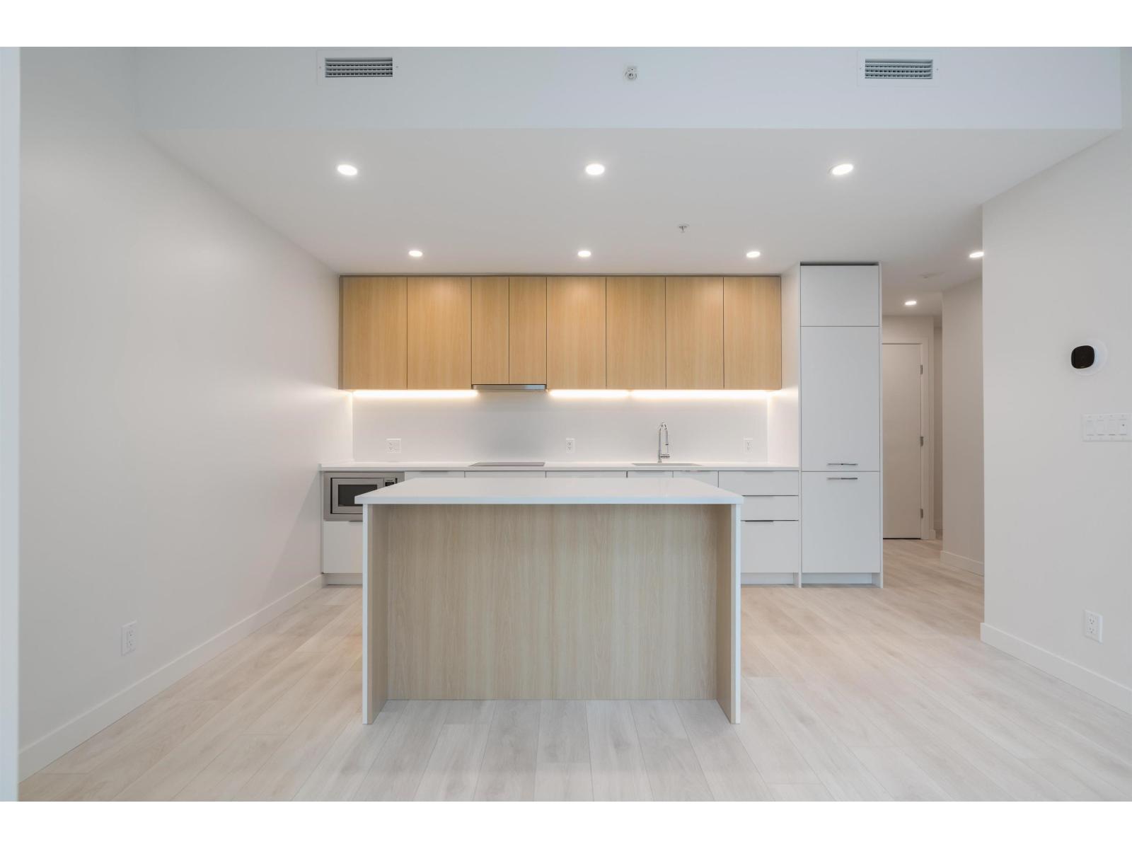 102 13318 104 Avenue Property Photo 2