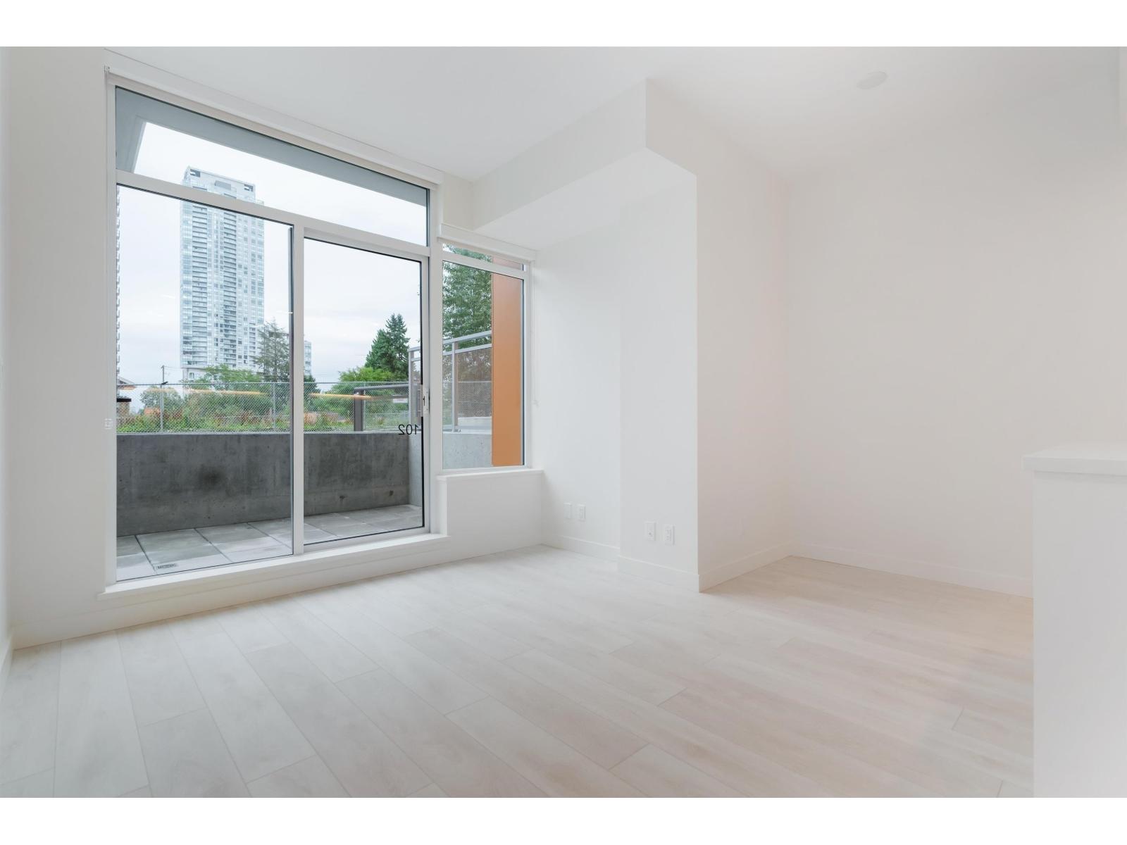 102 13318 104 Avenue Property Photo 3