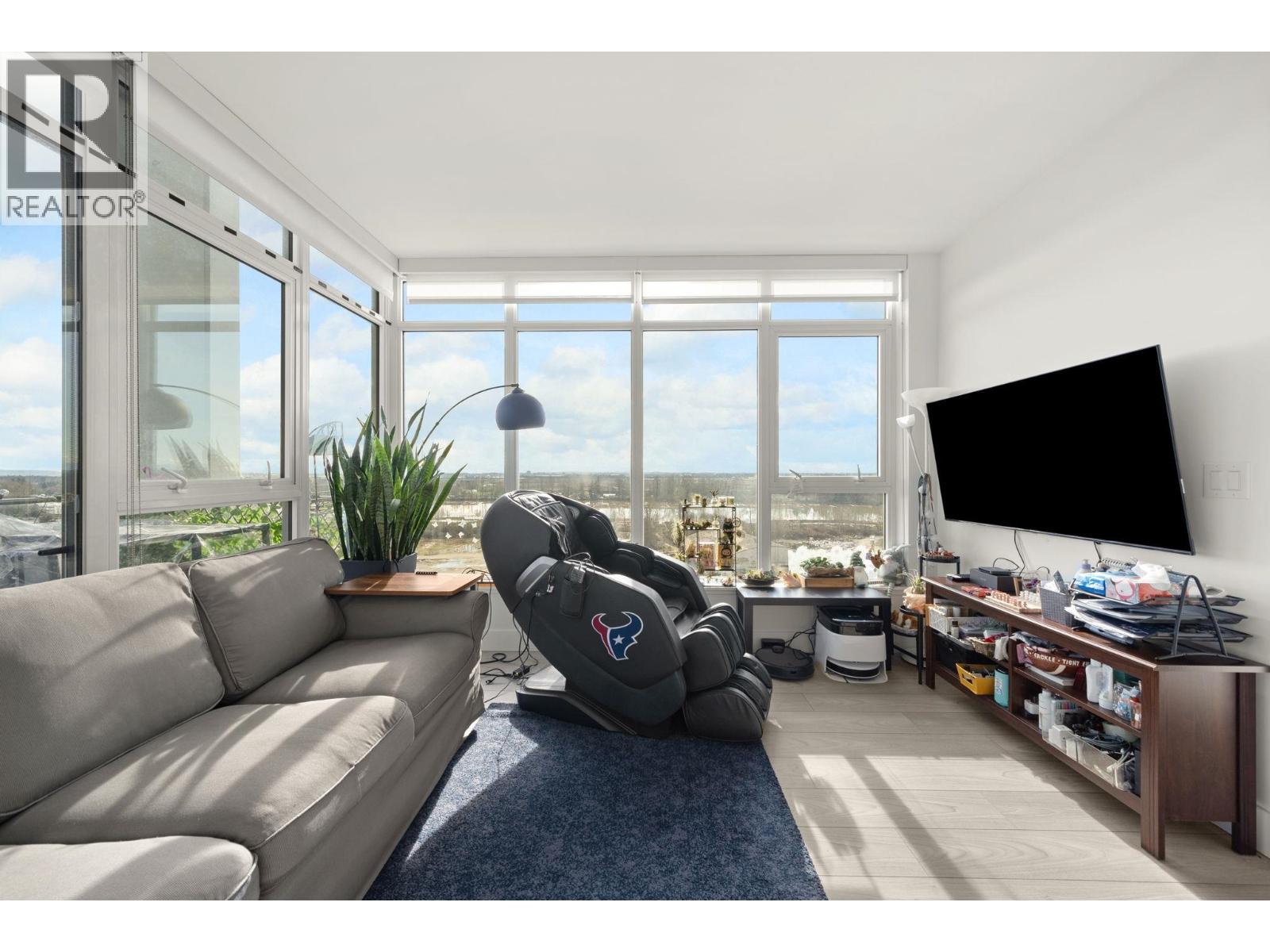 1405 3581 E Kent Avenue North Property Photo 6