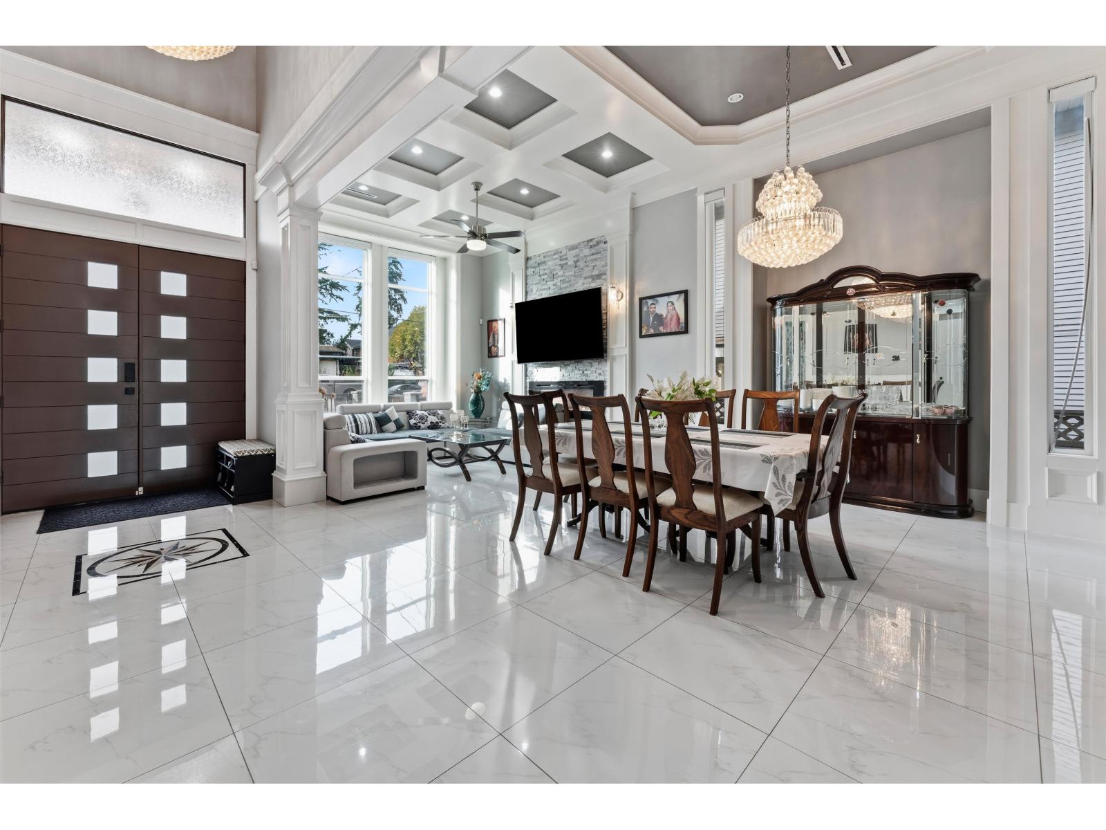 7818 127 Street Property Photo 5