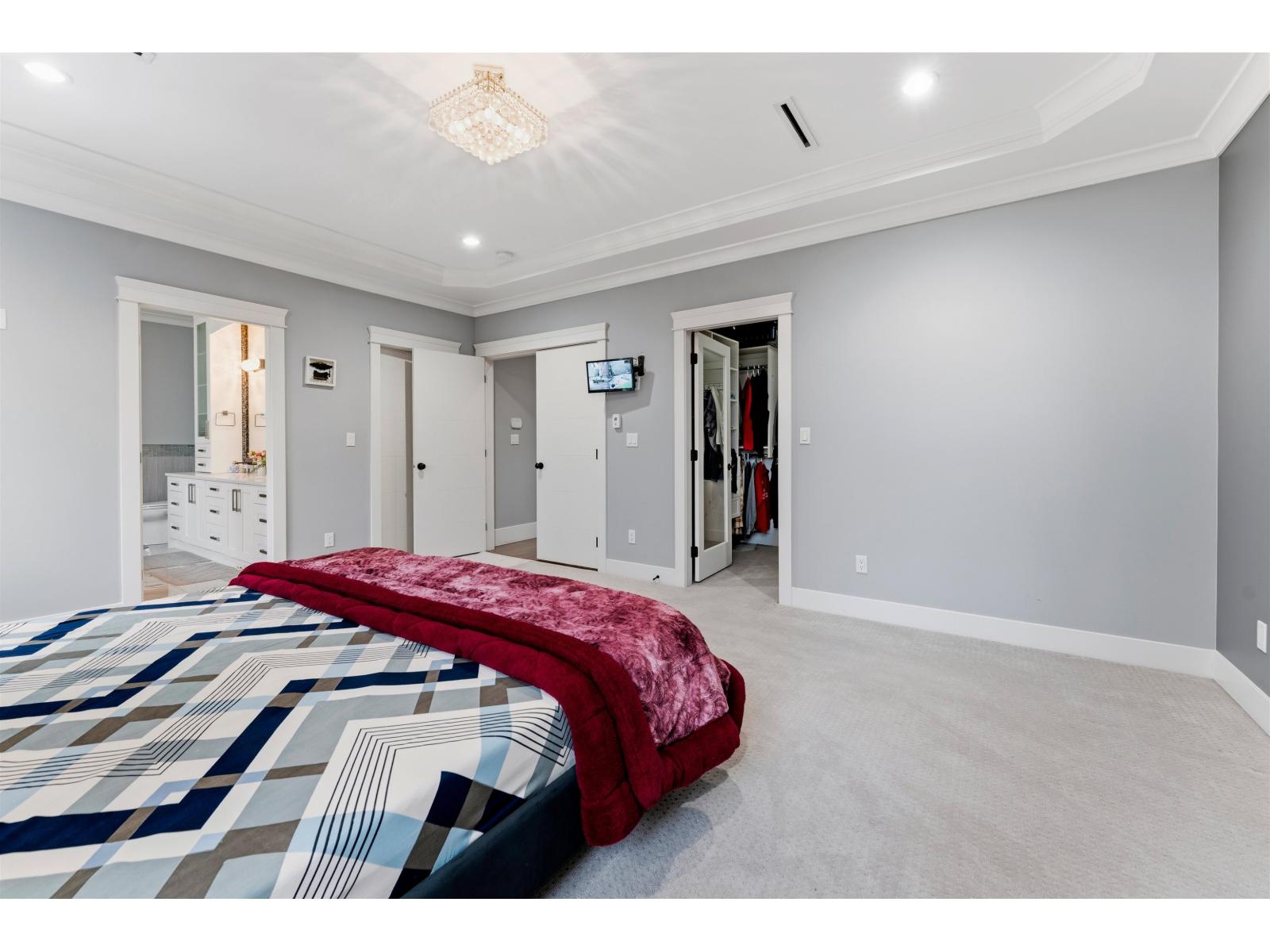 7818 127 Street Property Photo 18