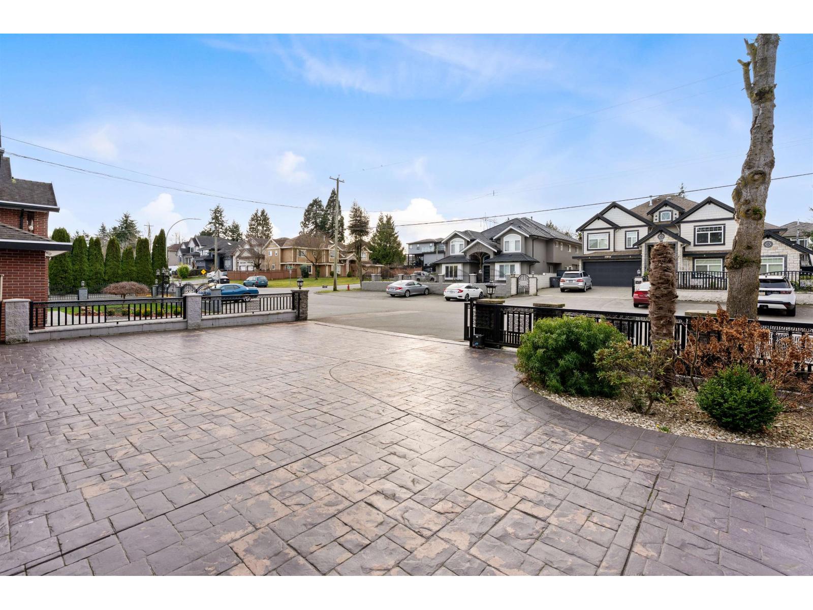 7818 127 Street Property Photo 33