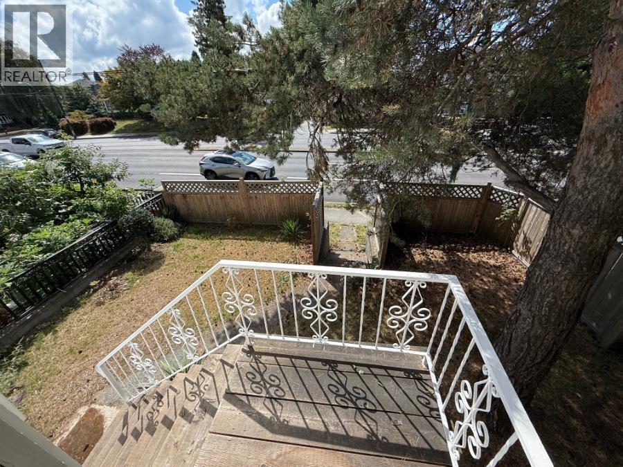 301 E 41ST AVENUE Property Photo 1